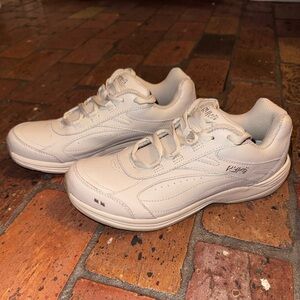 Ryka Walking Sneakers Women’s Size 8 Medium Cream White Comfort Fitness Shoes